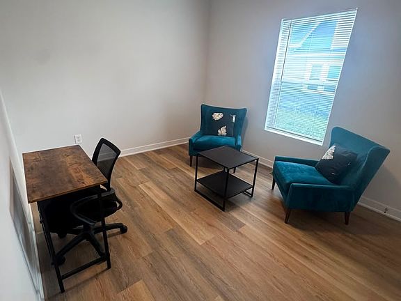 5th image of 301 W 6th St #1