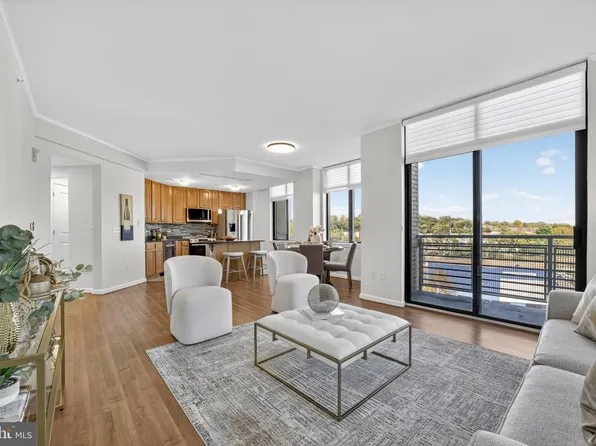 2720 S Arlington Mill Dr Unit 914, Arlington, VA 22206