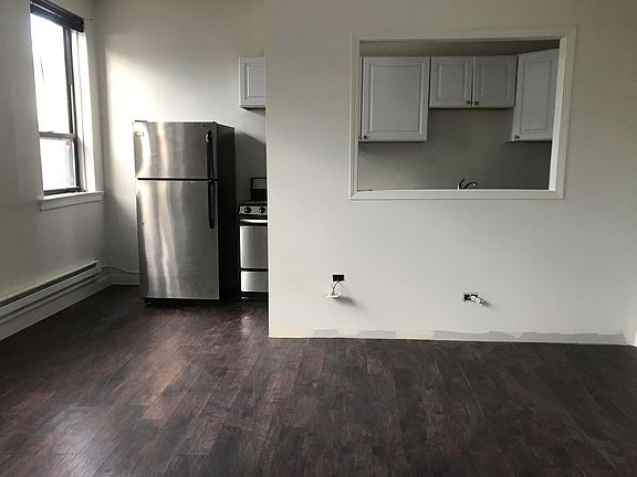 4th image of 3344 N Marshfield Ave #102