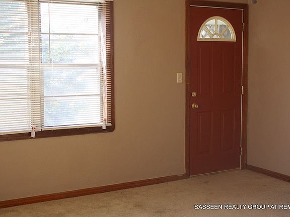 2nd image of 1103 1/2 NW Maple Ave