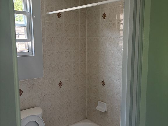 3rd image of 80 Brewster St Floor 2