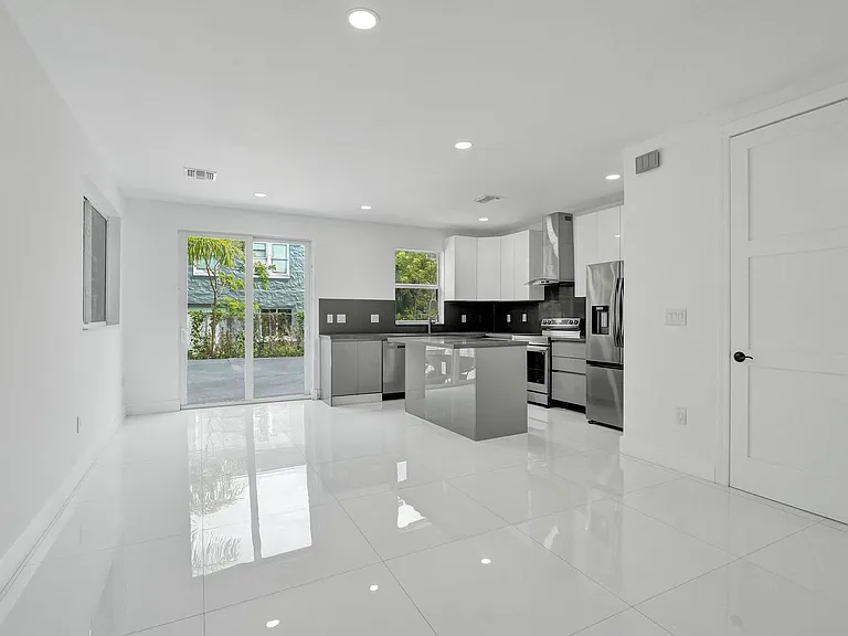 1215 W Las Olas Blvd #1215 — Photo 6