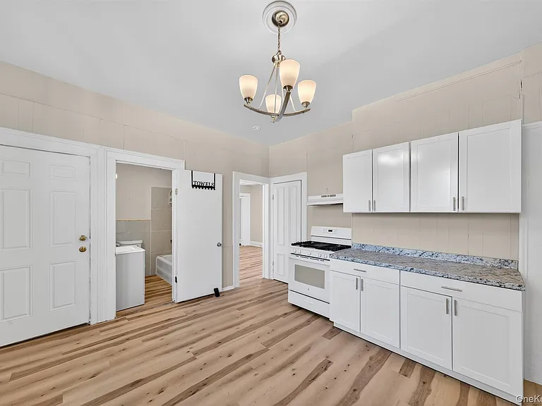 82 Jersey Ave — Photo 21