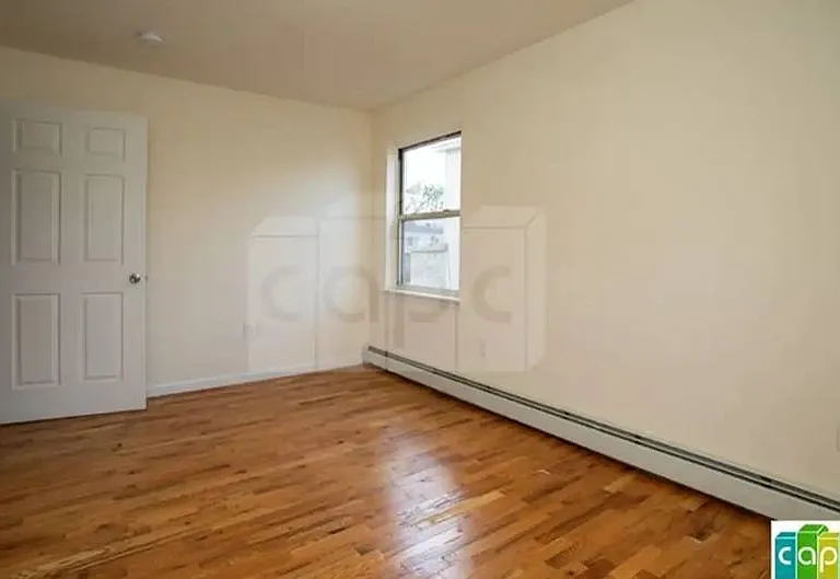 101 Broadway — Photo 12