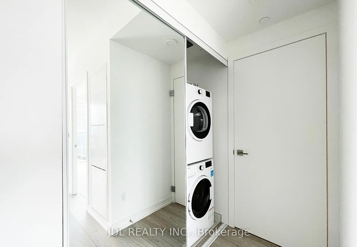 Photo 1 of 11 - 82 Dalhousie St #3305 - Toronto, ON Primary Photo - 82 Dalhousie St #3305