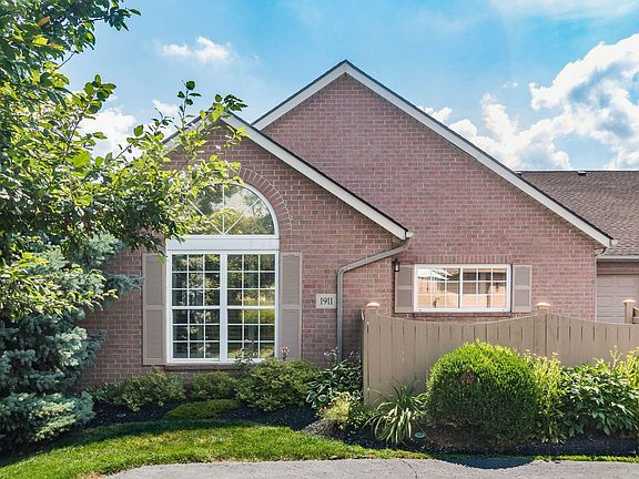 2nd image of 1911 Farmbrook Cir S #14