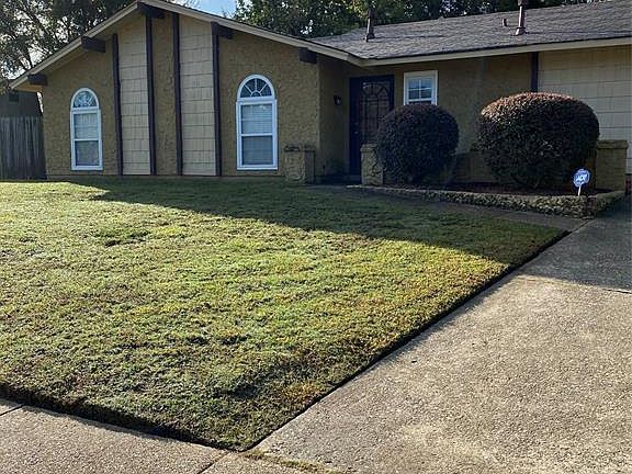 2nd image of 5856 Darien Dr