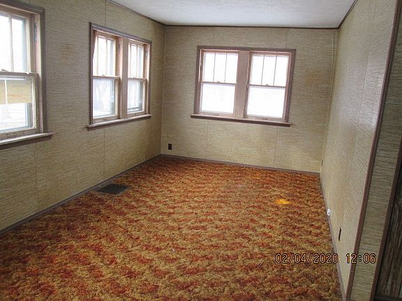 3rd image of 3431 Parkside Ave