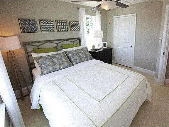 Disclaimer: Photo may not exactly replicate the current room