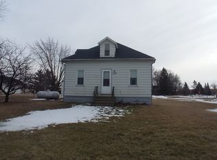 734 Fairview Dr, New London, WI 54961
