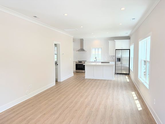 4th image of 508 Dowd St #A