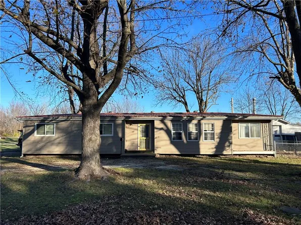 720 N Poplar St, Appleton City, MO 64724