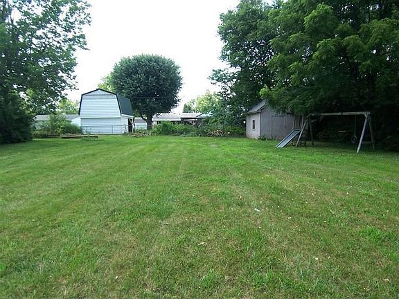 3rd image of 7685 Anne Dr