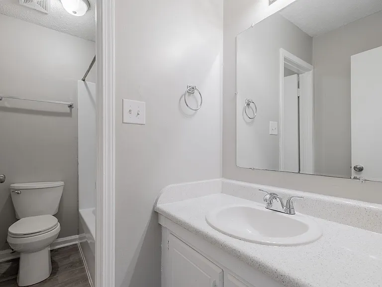 Brookwood Apartments — Photo 6