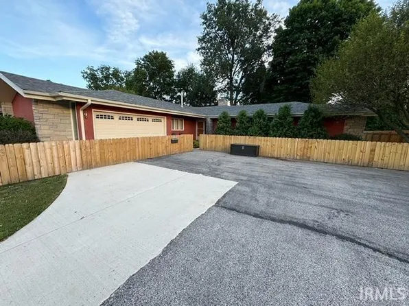 307 E Ray St, Kentland, IN 47951