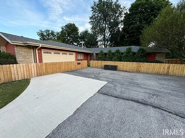 307 E Ray St photo 1