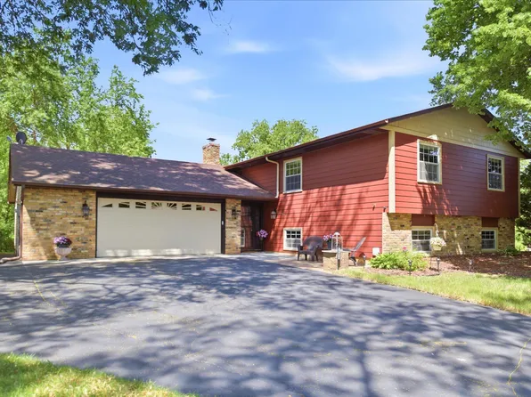 15873 Hayes Trail Ct, Apple Valley, MN 55124