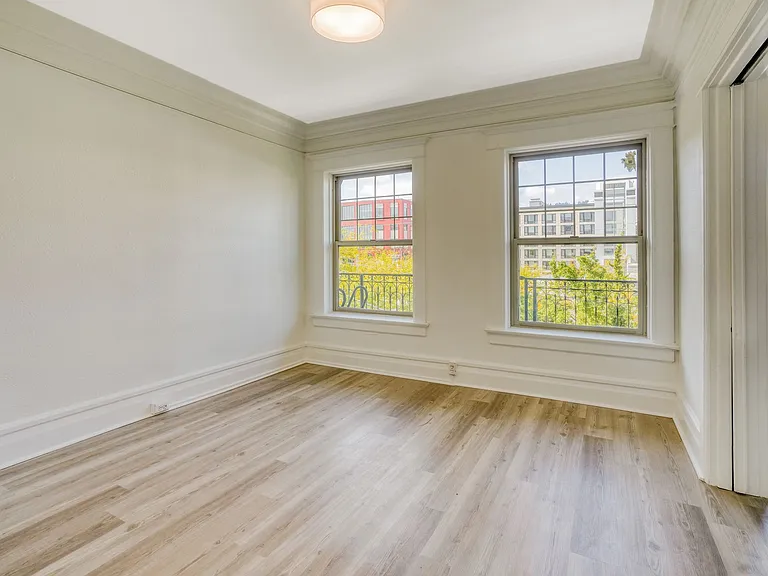Raintree Apartments — Photo 6