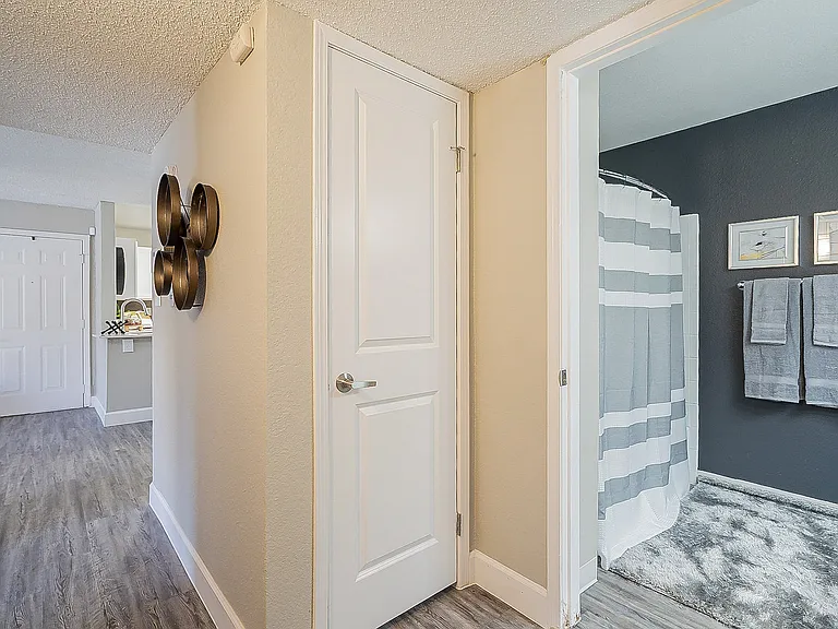 Sterling Point Apartment Homes — Photo 69