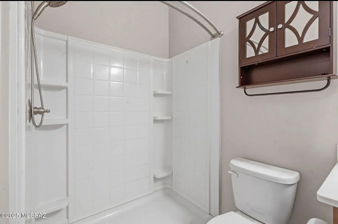 5 bed, 2633 sqft, $2,500 — Photo 4