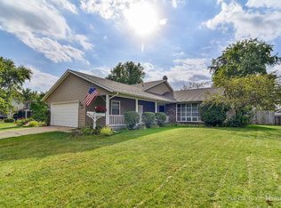 373 Berwick Dr, Aurora, IL