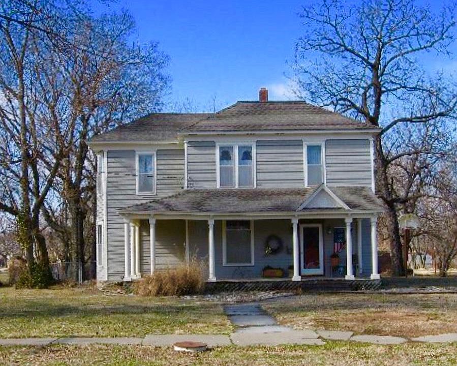 1st image of 205 N Carbon St