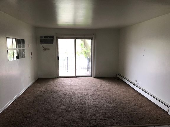 3rd image of 1165 Meadow Ln APT 204