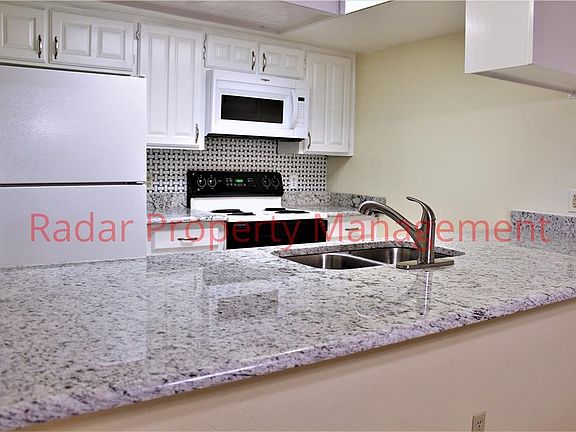 3rd image of 6416 Lago Vista Dr
