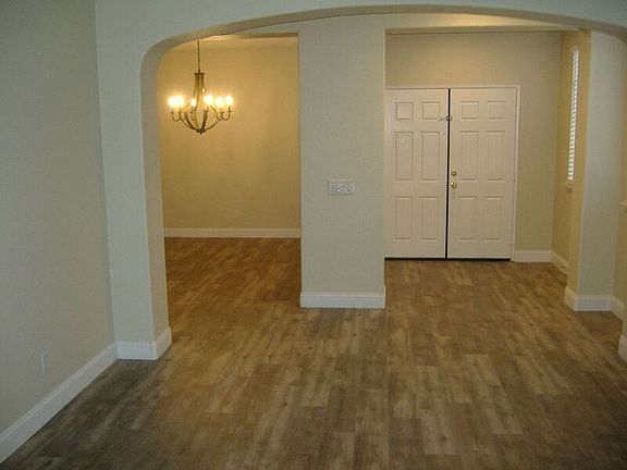 4th image of 37992 Iris Way