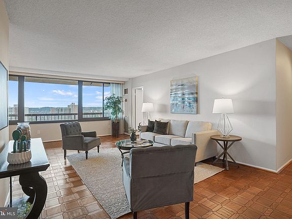 4th image of 5500 Holmes Run Pkwy APT 1206