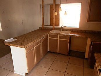5th image of 2936 W Anderson Dr