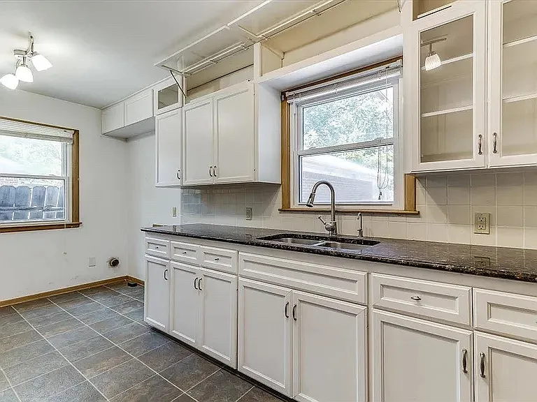 1426 E Salome Ln — Photo 14