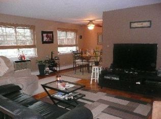 46 David Dr, Farmingdale, NY 11735