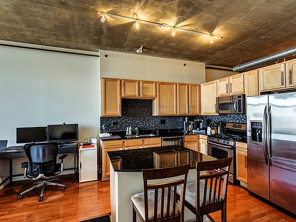 4th image of 1305 S Michigan Ave APT 1604