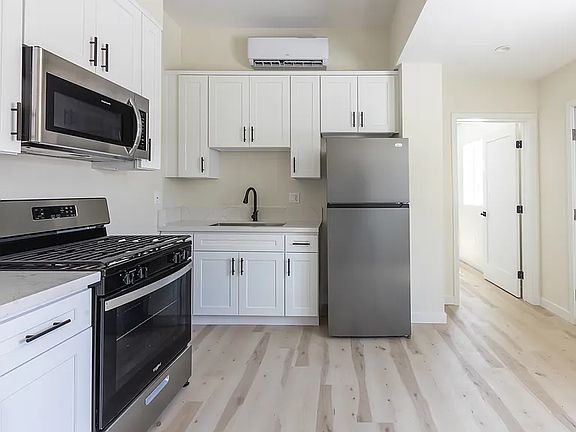 3rd image of 3739 Inglewood Blvd #3