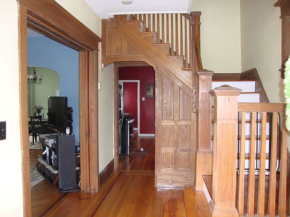 5th image of 249 Sharpe Ave