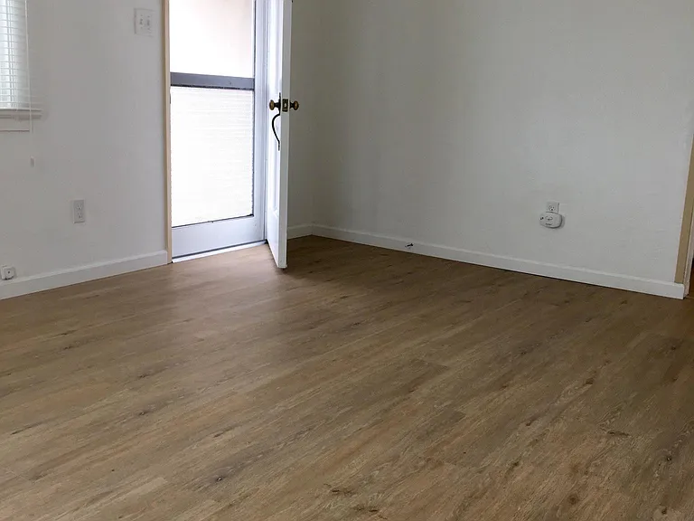 231 Placentia Ave — Photo 2