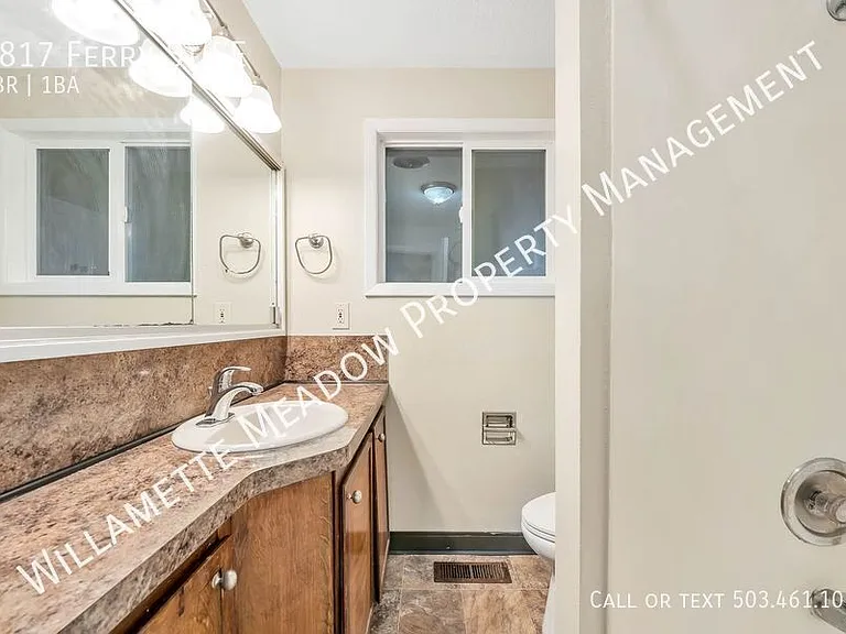 1817 Ferry St SE — Photo 12