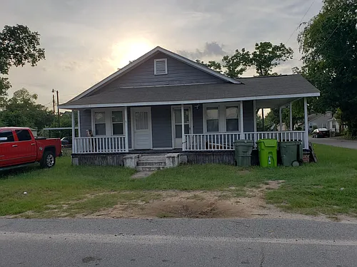 1135 Virginia St Photo 1