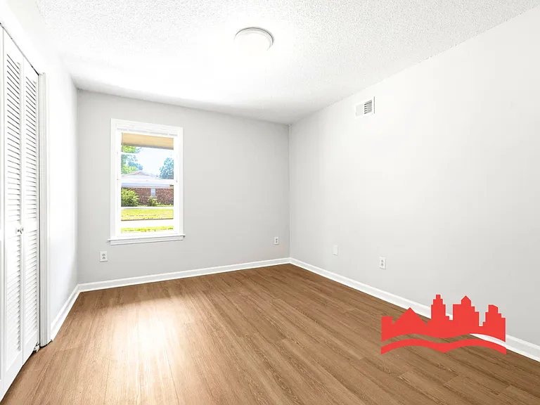 3063 Mary Elizabeth Dr — Photo 27