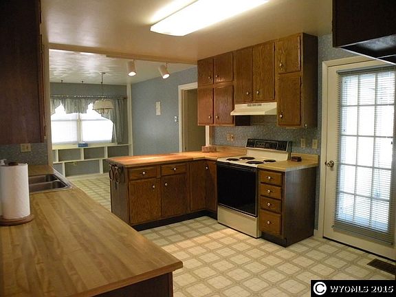 5th image of 709 S 11th St