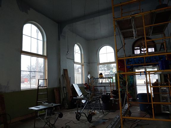 5th image of 913 W Saginaw St #1