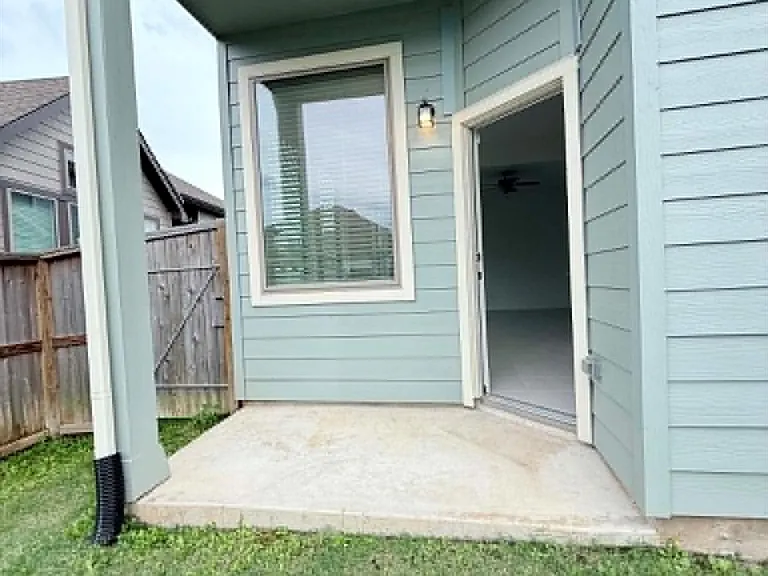 1539 Crystal Stream Dr — Photo 31