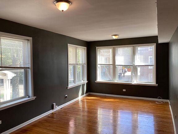 2nd image of 3614 W Belle Plaine Ave #1