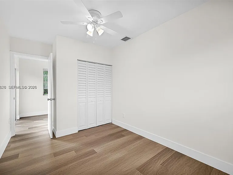 11810 NE 14th Ave #11810 — Photo 12