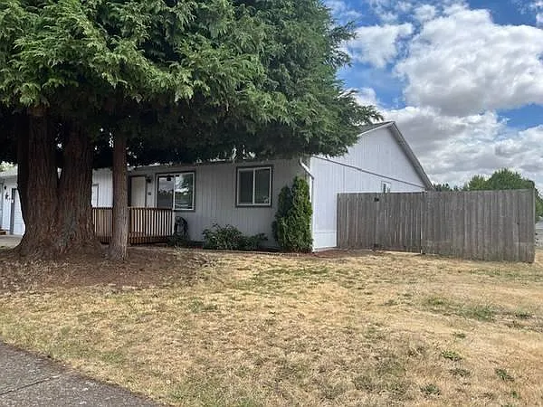 Building Photo - 430 30th Ave SE