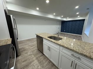 641 Green Ln #1, Philadelphia, PA 19128