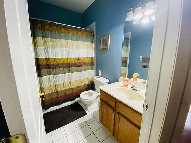 415 Lucy Ct — Photo 4