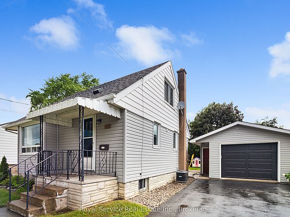 4th image of 558 Burnham St