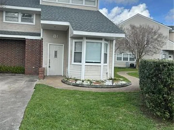 81 Lake Lynn Dr, Harvey, LA 70058